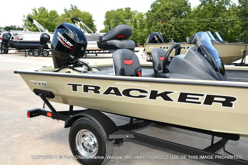 Slide: The Image of Tracker Pro Team 175 Crappie Edition 2026 - 4