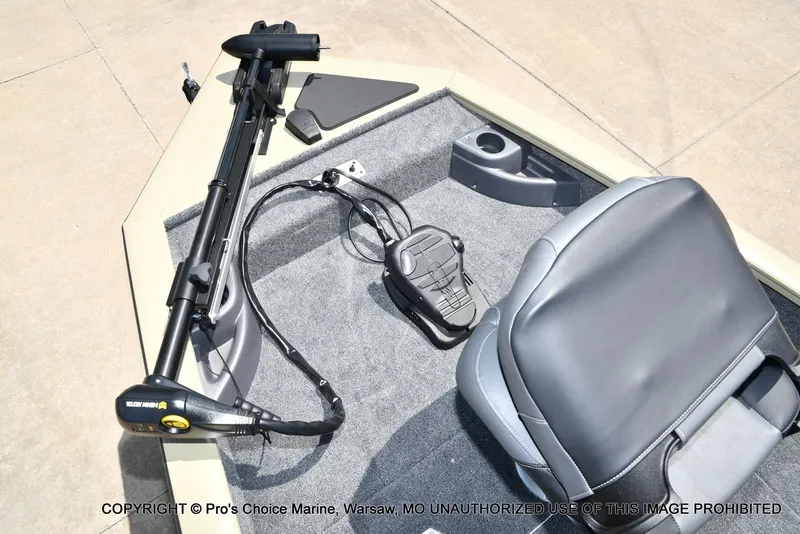 Slide: The Image of Tracker Pro Team 175 Crappie Edition 2026 - 42