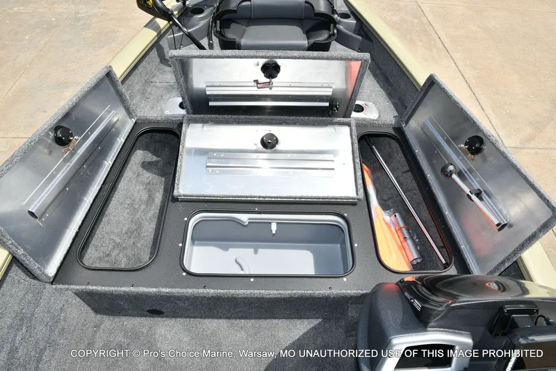 Slide: The Image of Tracker Pro Team 175 Crappie Edition 2026 - 51