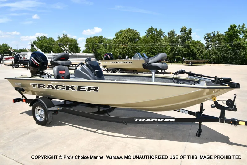Slide: The Image of Tracker Pro Team 175 Crappie Edition 2026 - 70