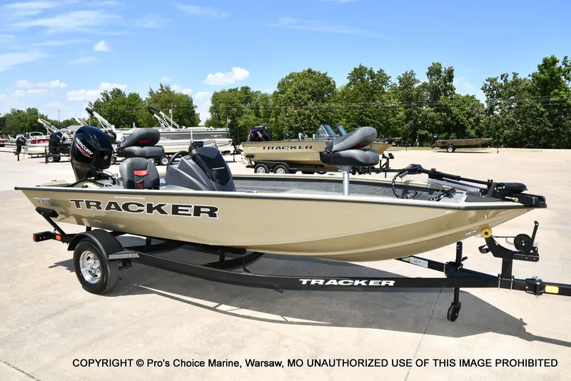 Slide: The Image of Tracker Pro Team 175 Crappie Edition 2026 - 71