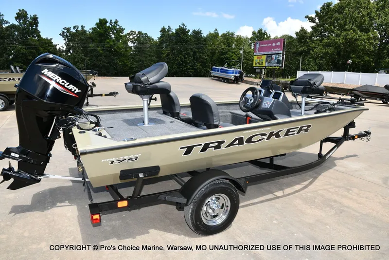 Slide: The Image of Tracker Pro Team 175 Crappie Edition 2026 - 73