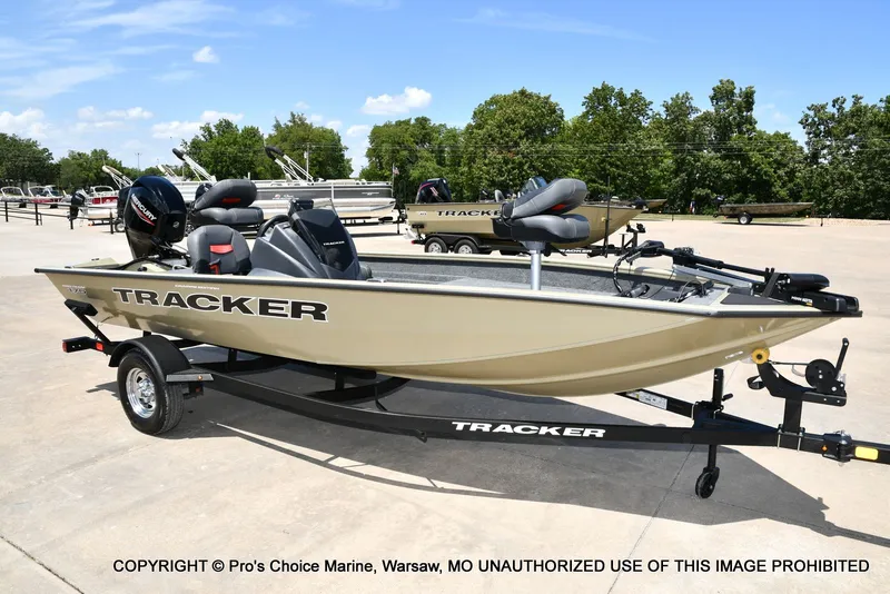 Slide: The Image of Tracker Pro Team 175 Crappie Edition 2026 - 74