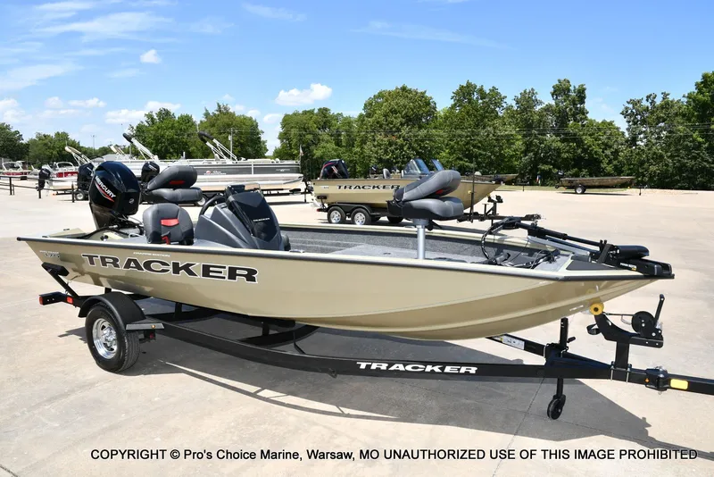 Slide: The Image of Tracker Pro Team 175 Crappie Edition 2026 - 75