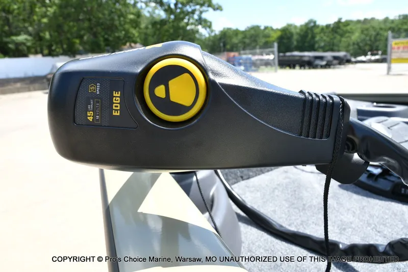 Slide: The Image of Tracker Pro Team 175 Crappie Edition 2026 - 9