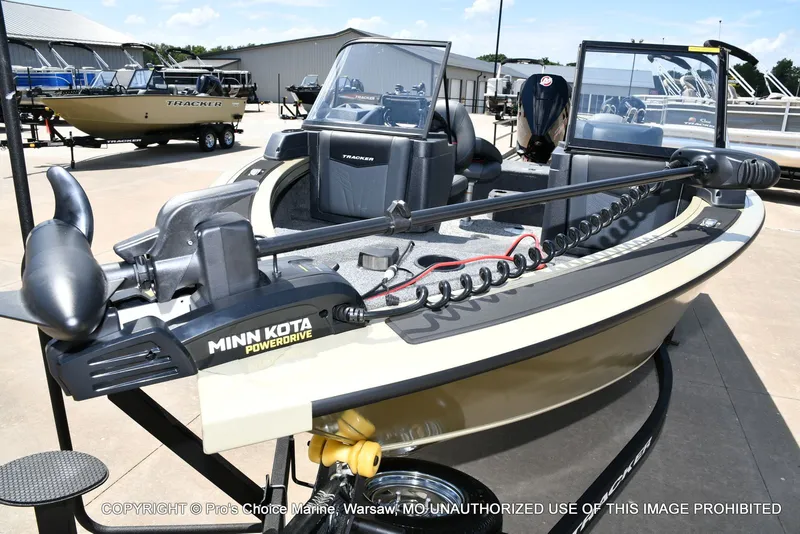 Slide: The Image of Tracker Targa V-18 WT 2026 - 22