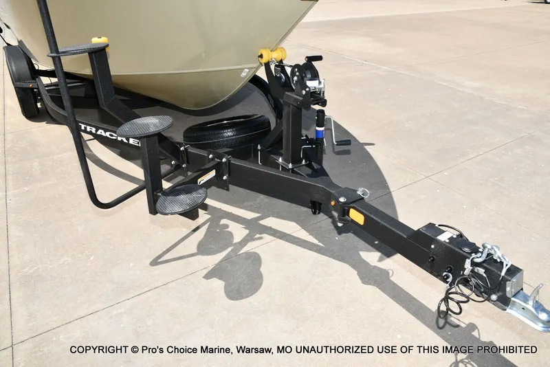 Slide: The Image of Tracker Targa V-18 WT 2026 - 25