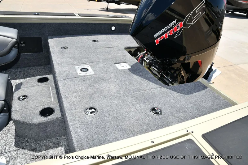 Slide: The Image of Tracker Targa V-18 WT 2026 - 30