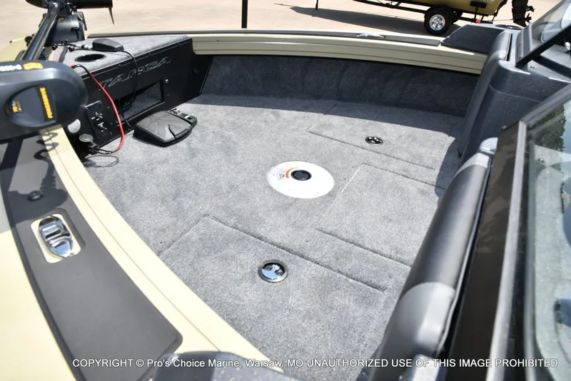 Slide: The Image of Tracker Targa V-18 WT 2026 - 32