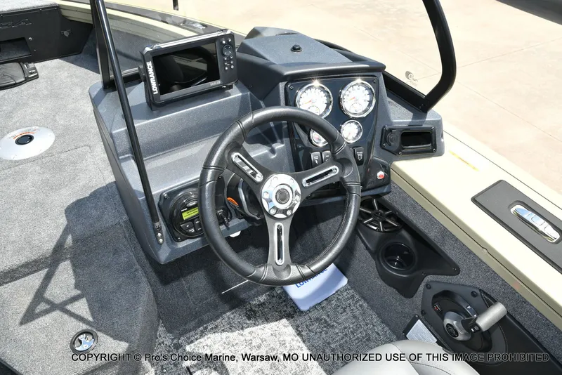 Slide: The Image of Tracker Targa V-18 WT 2026 - 35