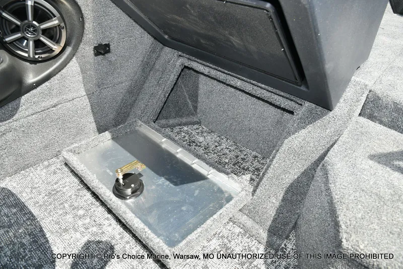 Slide: The Image of Tracker Targa V-18 WT 2026 - 47