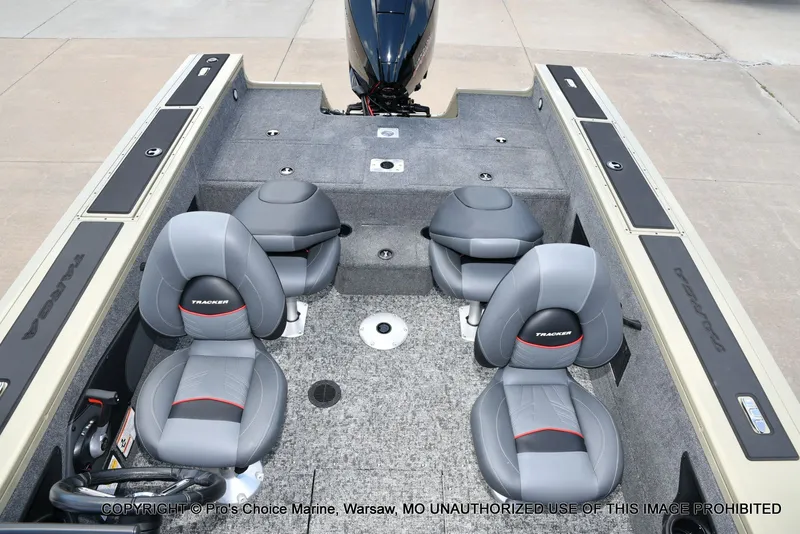 Slide: The Image of Tracker Targa V-18 WT 2026 - 64