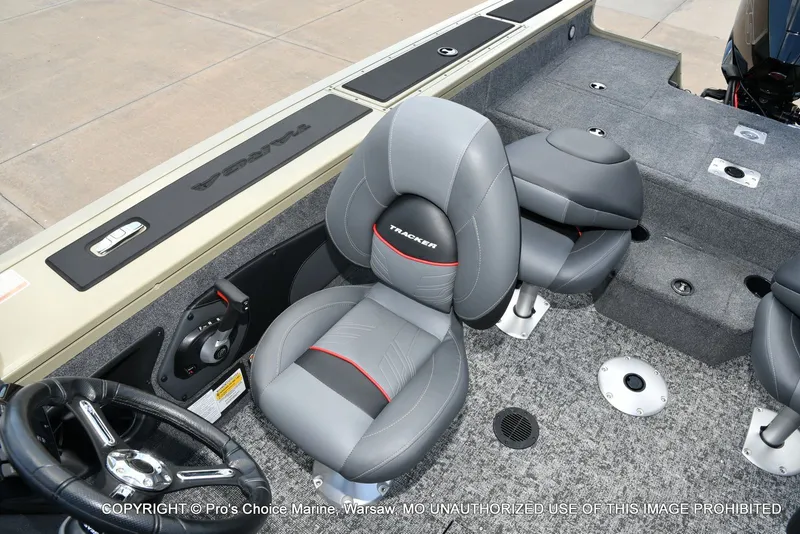 Slide: The Image of Tracker Targa V-18 WT 2026 - 65