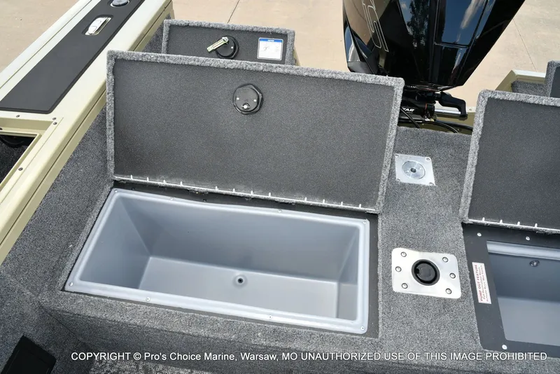 Slide: The Image of Tracker Targa V-18 WT 2026 - 73