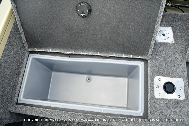 Slide: The Image of Tracker Targa V-18 WT 2026 - 74