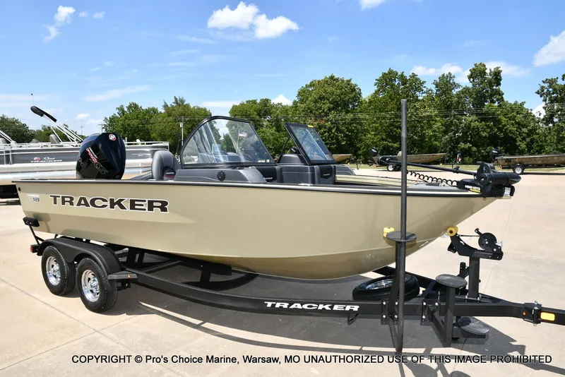 Slide: The Image of Tracker Targa V-18 WT 2026 - 91