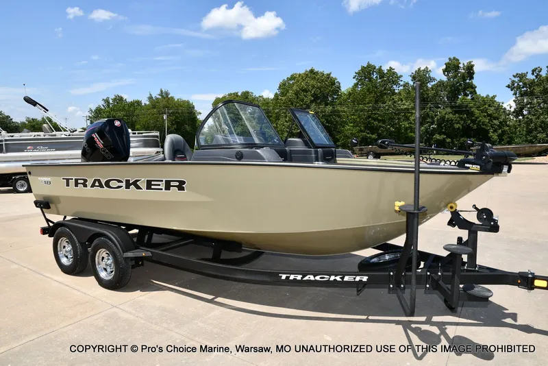 Slide: The Image of Tracker Targa V-18 WT 2026 - 98