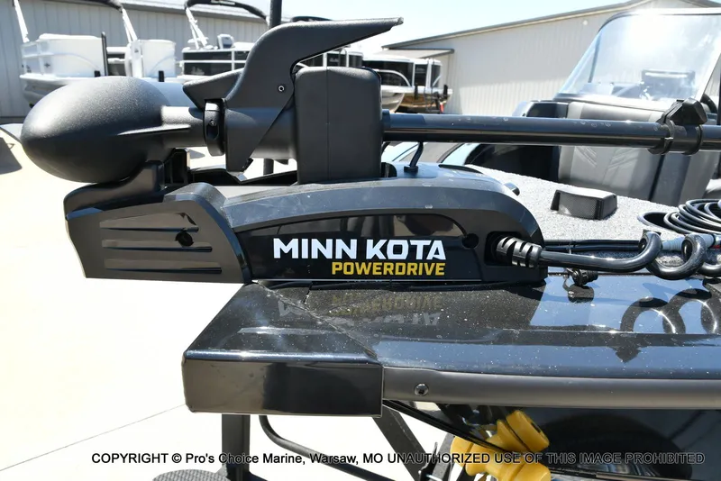 Slide: The Image of Tracker Targa V-19 Walk-Thru w/225HP Pro-XS 2026 - 21