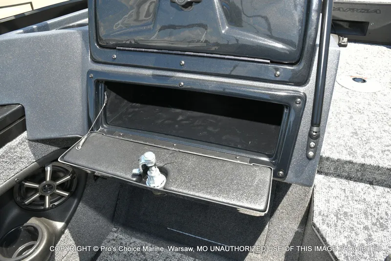 Slide: The Image of Tracker Targa V-19 Walk-Thru w/225HP Pro-XS 2026 - 44