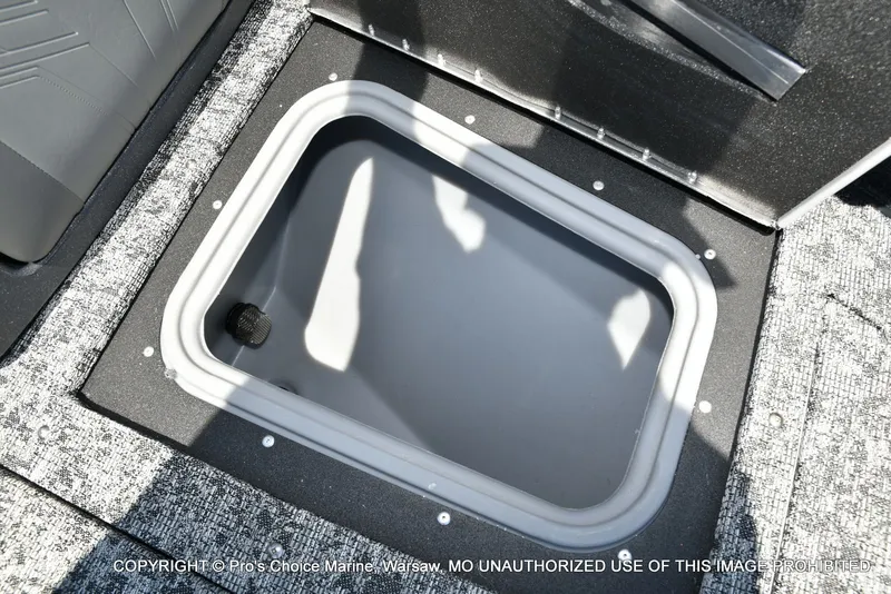 Slide: The Image of Tracker Targa V-19 Walk-Thru w/225HP Pro-XS 2026 - 56