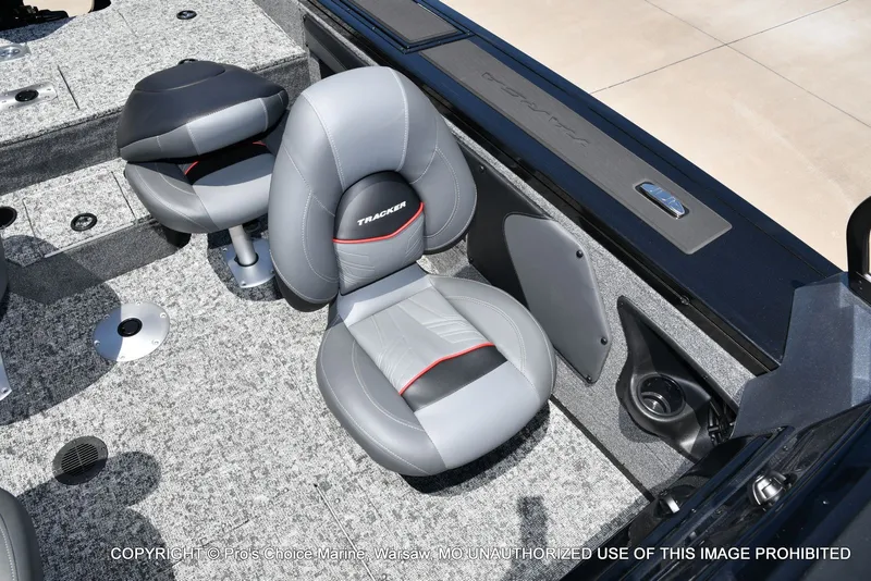 Slide: The Image of Tracker Targa V-19 Walk-Thru w/225HP Pro-XS 2026 - 65