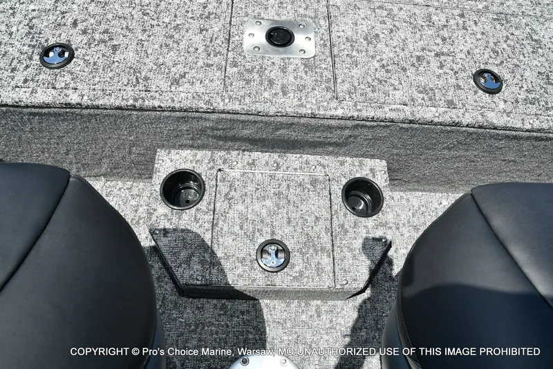 Slide: The Image of Tracker Targa V-19 Walk-Thru w/225HP Pro-XS 2026 - 66