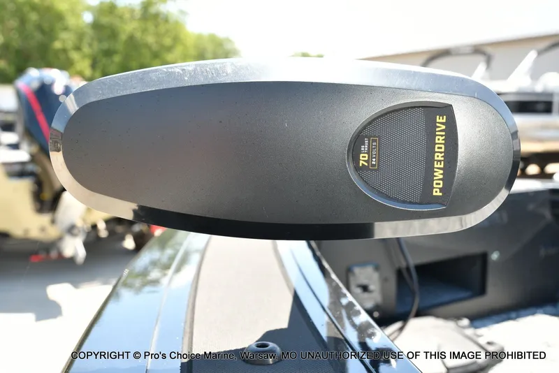 Slide: The Image of Tracker Targa V-19 Walk-Thru w/225HP Pro-XS 2026 - 7