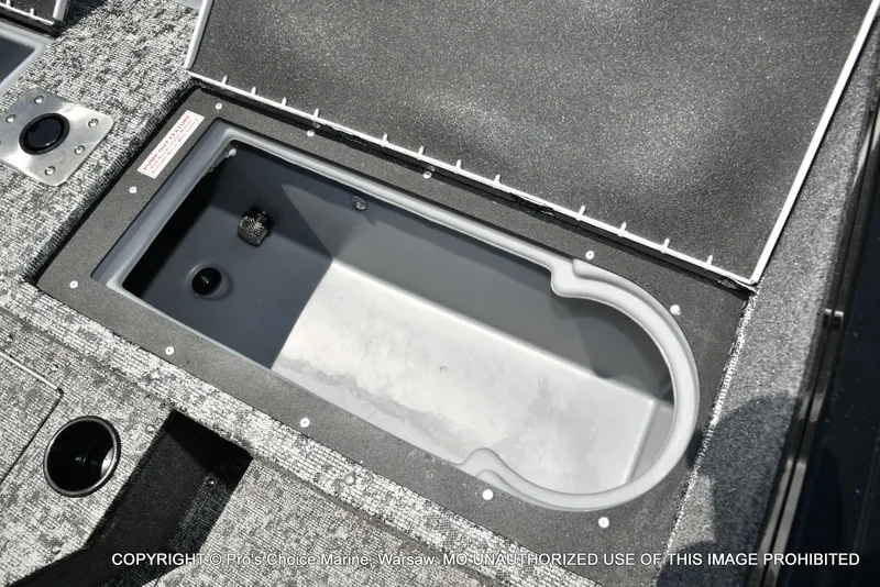 Slide: The Image of Tracker Targa V-19 Walk-Thru w/225HP Pro-XS 2026 - 73