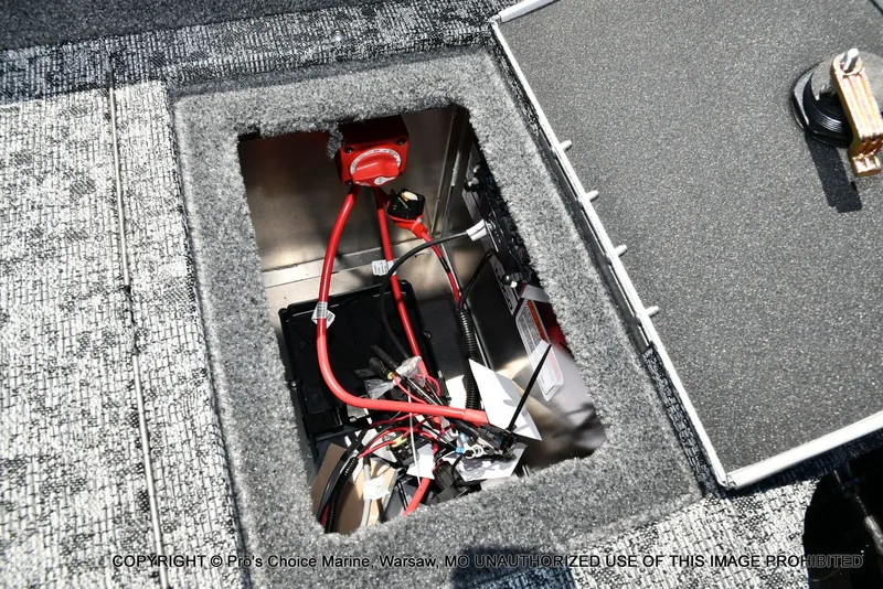 Slide: The Image of Tracker Targa V-19 Walk-Thru w/225HP Pro-XS 2026 - 76