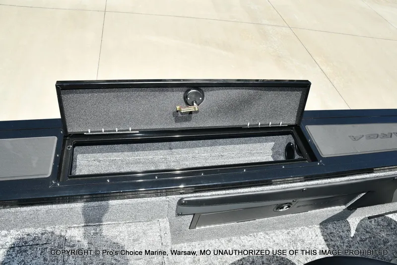 Slide: The Image of Tracker Targa V-19 Walk-Thru w/225HP Pro-XS 2026 - 77