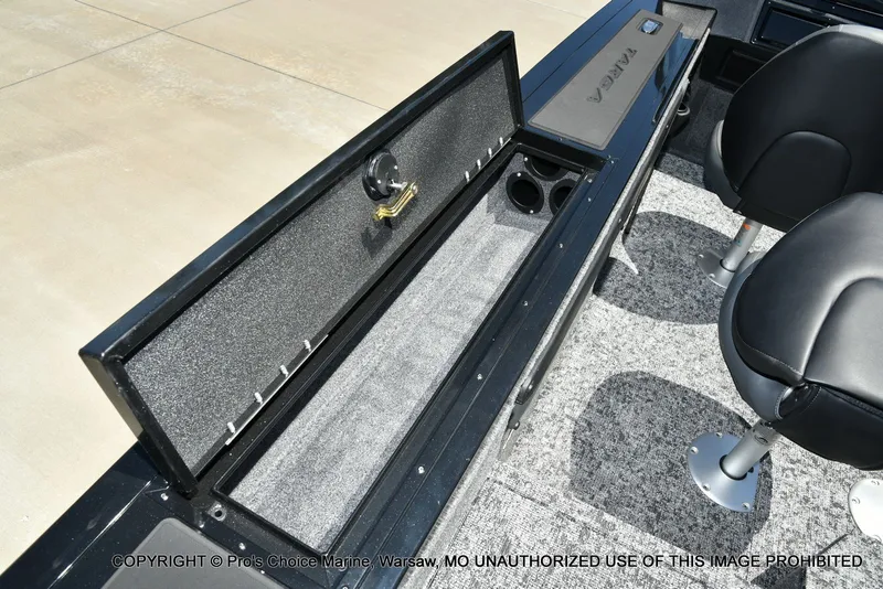 Slide: The Image of Tracker Targa V-19 Walk-Thru w/225HP Pro-XS 2026 - 78