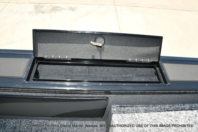 Slide: The Image of Tracker Targa V-19 Walk-Thru w/225HP Pro-XS 2026 - 80