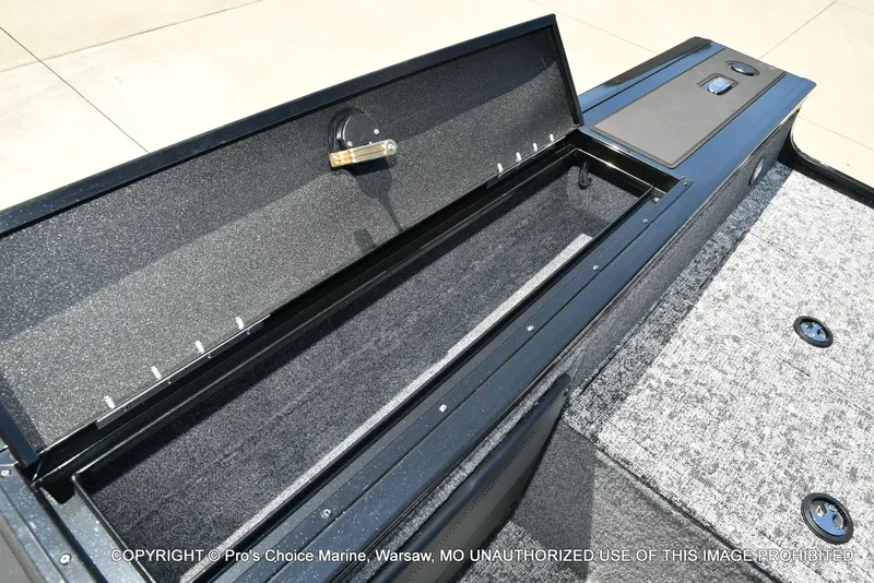 Slide: The Image of Tracker Targa V-19 Walk-Thru w/225HP Pro-XS 2026 - 81