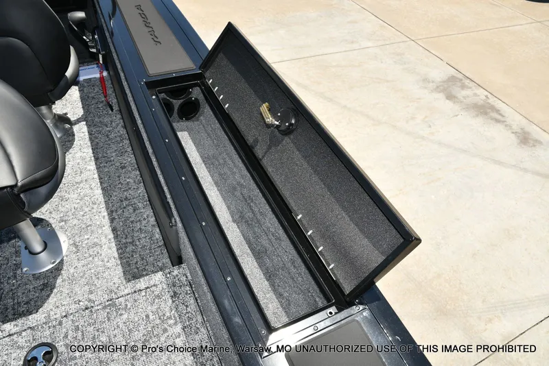 Slide: The Image of Tracker Targa V-19 Walk-Thru w/225HP Pro-XS 2026 - 82