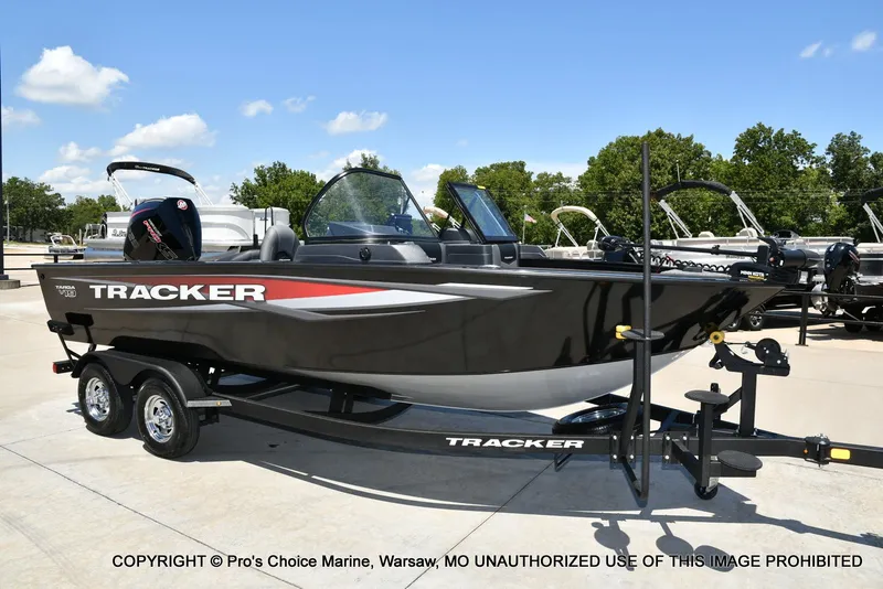 Slide: The Image of Tracker Targa V-19 Walk-Thru w/225HP Pro-XS 2026 - 86