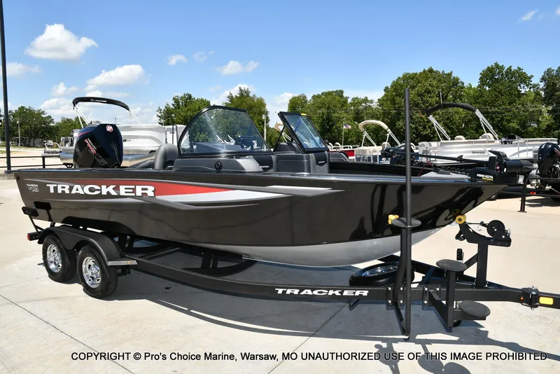 Slide: The Image of Tracker Targa V-19 Walk-Thru w/225HP Pro-XS 2026 - 89