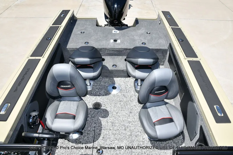 Slide: The Image of Tracker Targa V-19 WT 2026 - 13