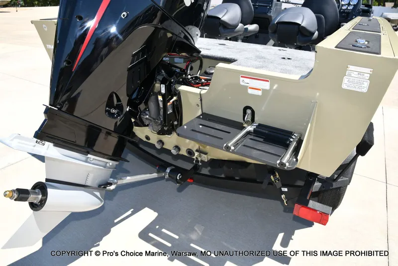 Slide: The Image of Tracker Targa V-19 WT 2026 - 17