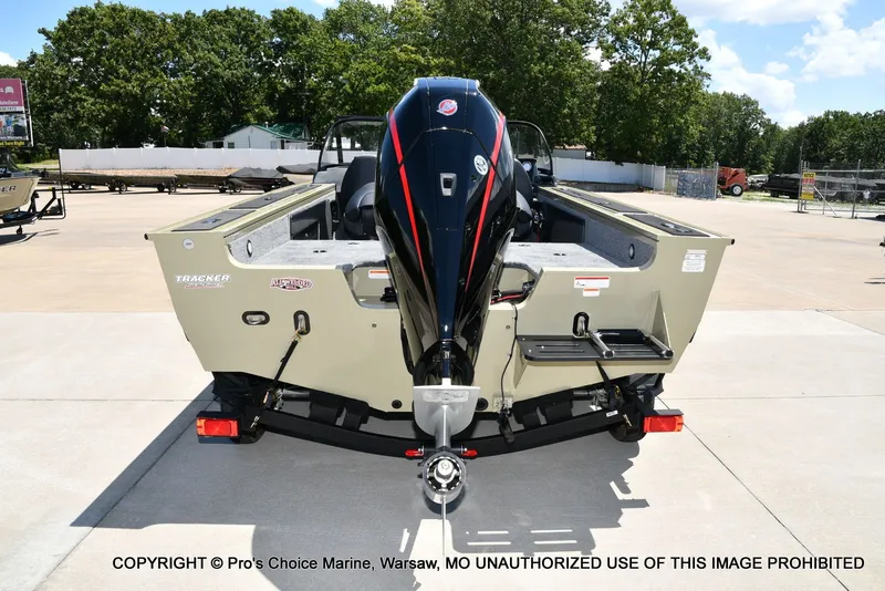 Slide: The Image of Tracker Targa V-19 WT 2026 - 18