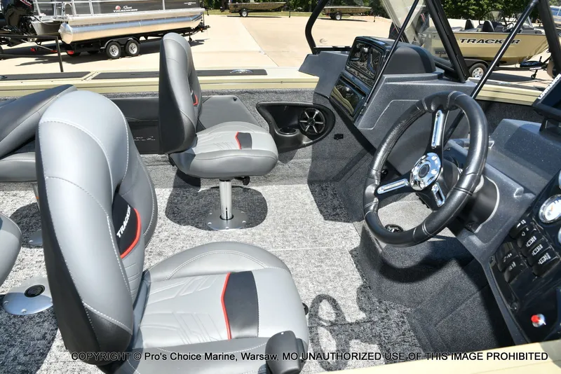 Slide: The Image of Tracker Targa V-19 WT 2026 - 30