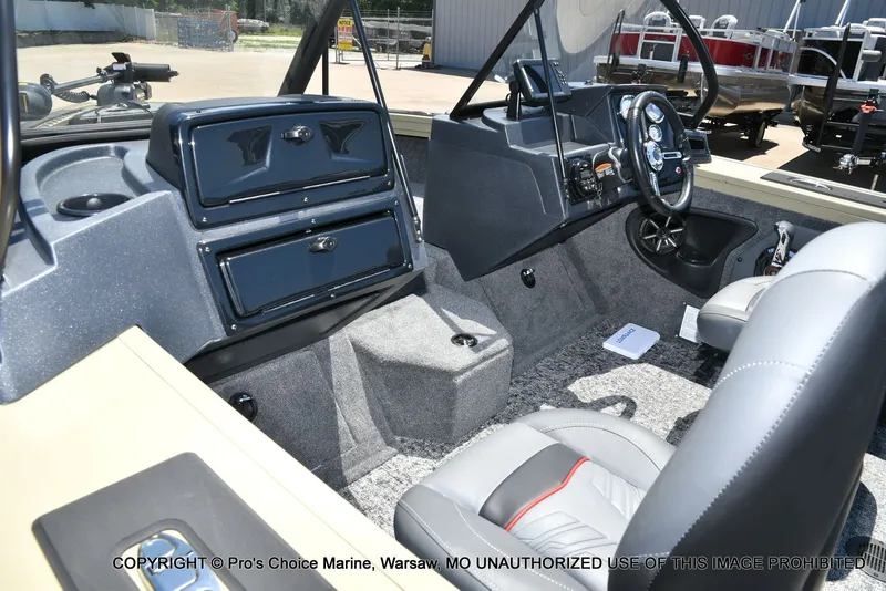 Slide: The Image of Tracker Targa V-19 WT 2026 - 33