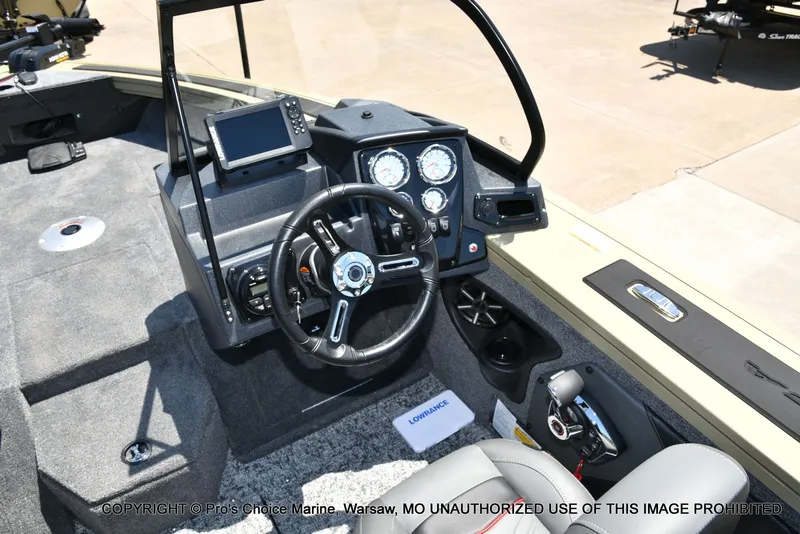 Slide: The Image of Tracker Targa V-19 WT 2026 - 36