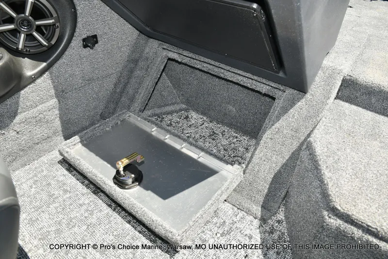 Slide: The Image of Tracker Targa V-19 WT 2026 - 45