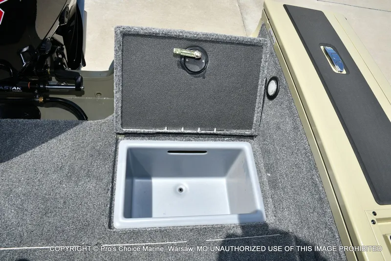 Slide: The Image of Tracker Targa V-19 WT 2026 - 74