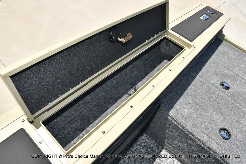 Slide: The Image of Tracker Targa V-19 WT 2026 - 85