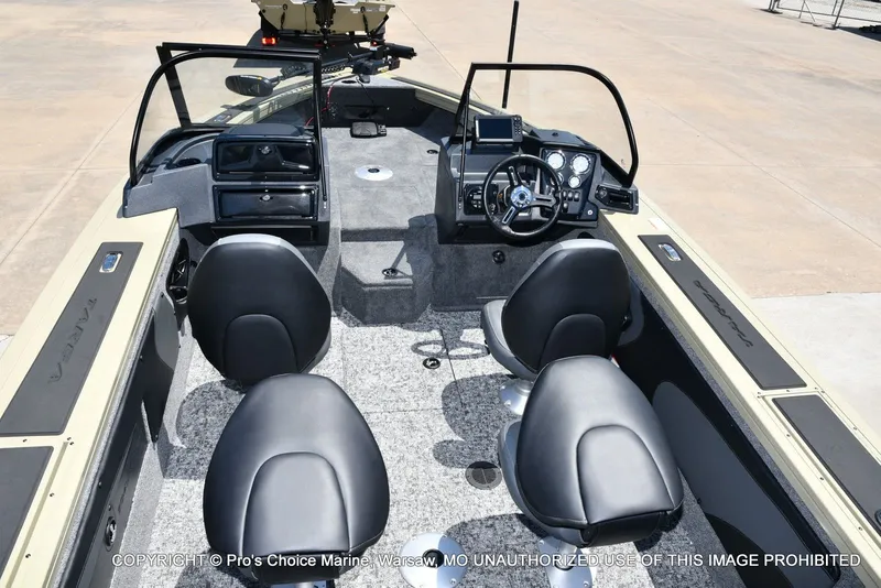 Slide: The Image of Tracker Targa V-19 WT 2026 - 9