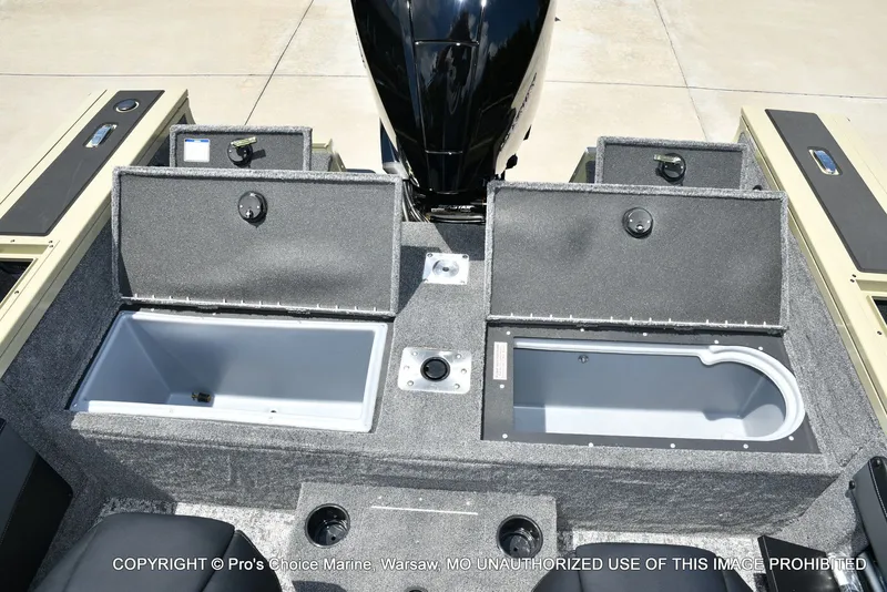 Slide: The Image of Tracker Targa V-19 WT 2026 - 97