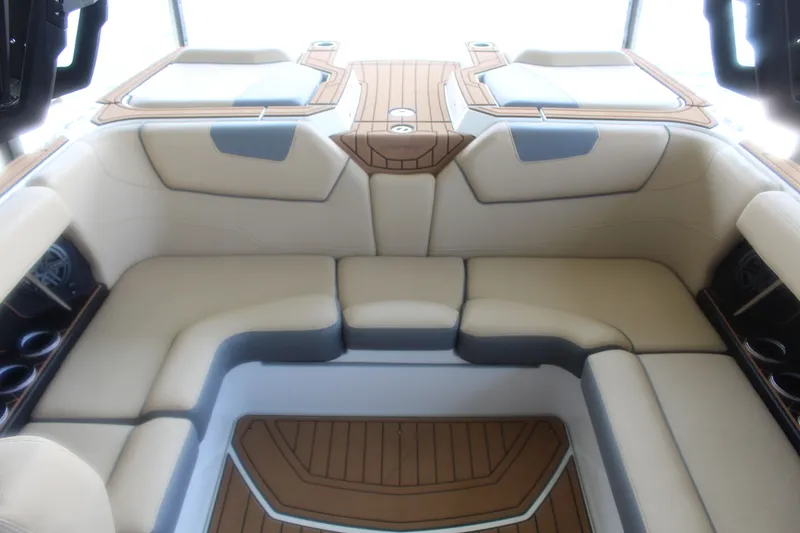 Slide: The Image of Nautique Super Air Nautique GS22 2019 - 11