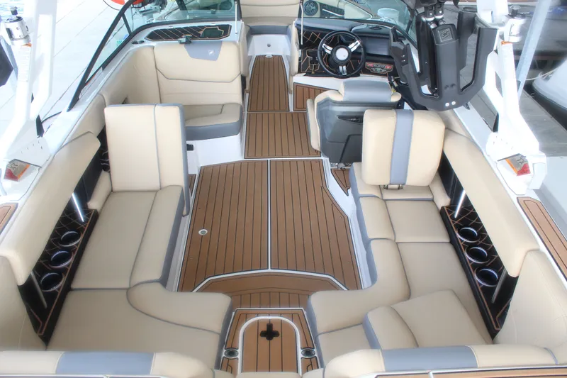 Slide: The Image of Nautique Super Air Nautique GS22 2019 - 17