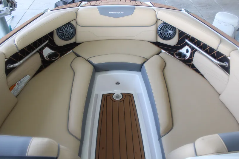 Slide: The Image of Nautique Super Air Nautique GS22 2019 - 18